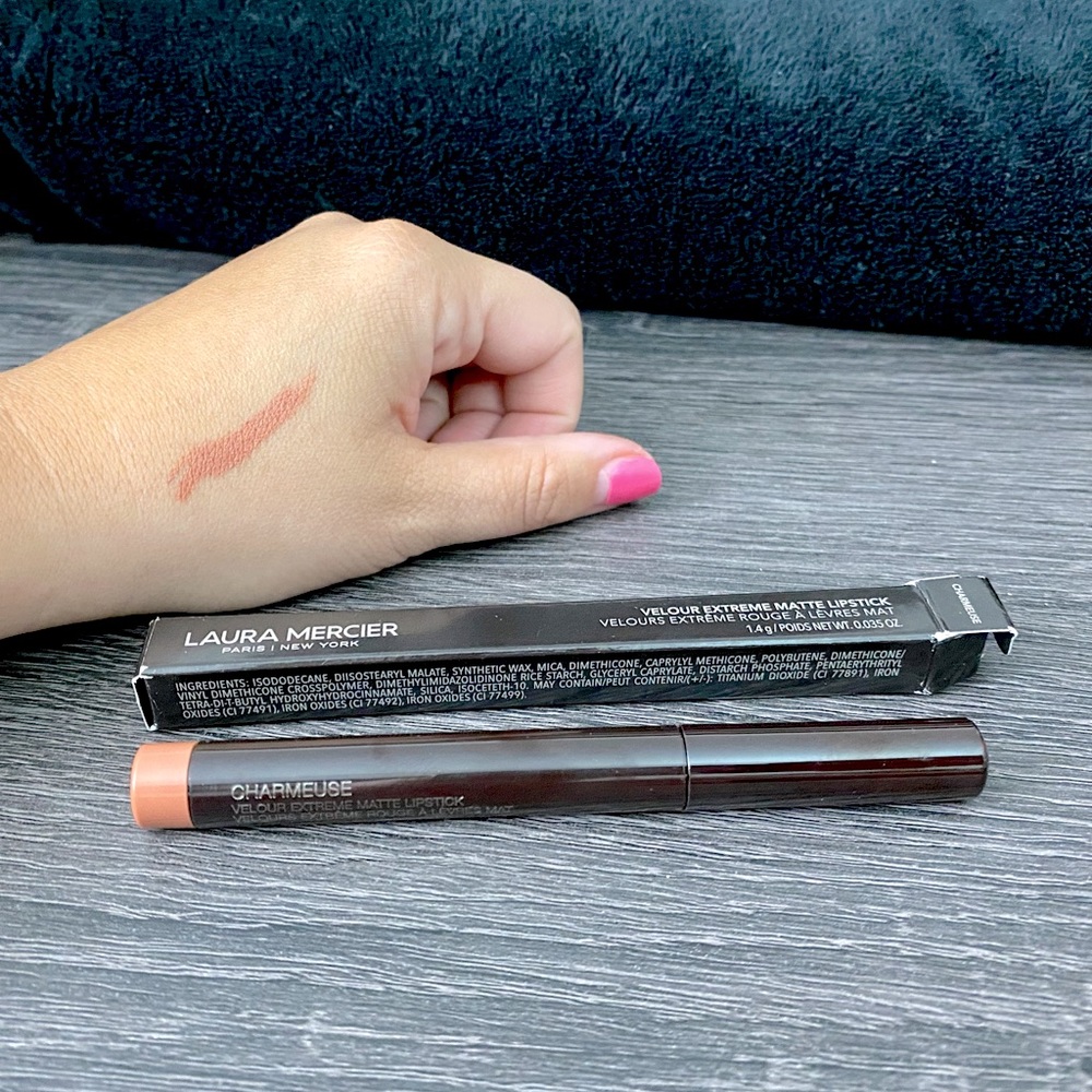 *SALE* Laura Mercier Velour Extreme Matte Lipstick